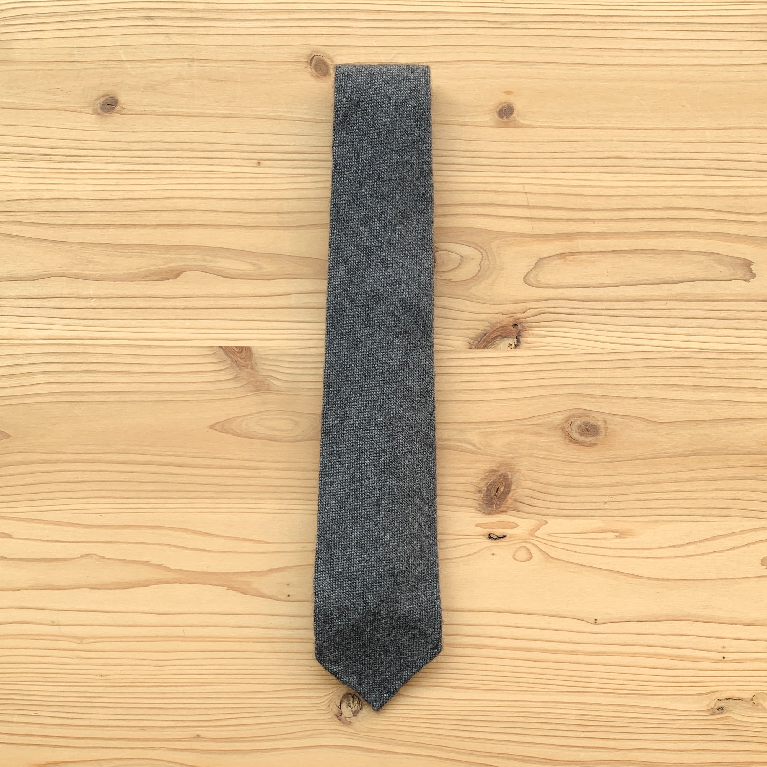 DRAKES / CASHMERE TIE – ANATOMICA KOBE